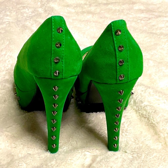 AMIClubWear emerald green heels with spikes - Picture 4 of 8